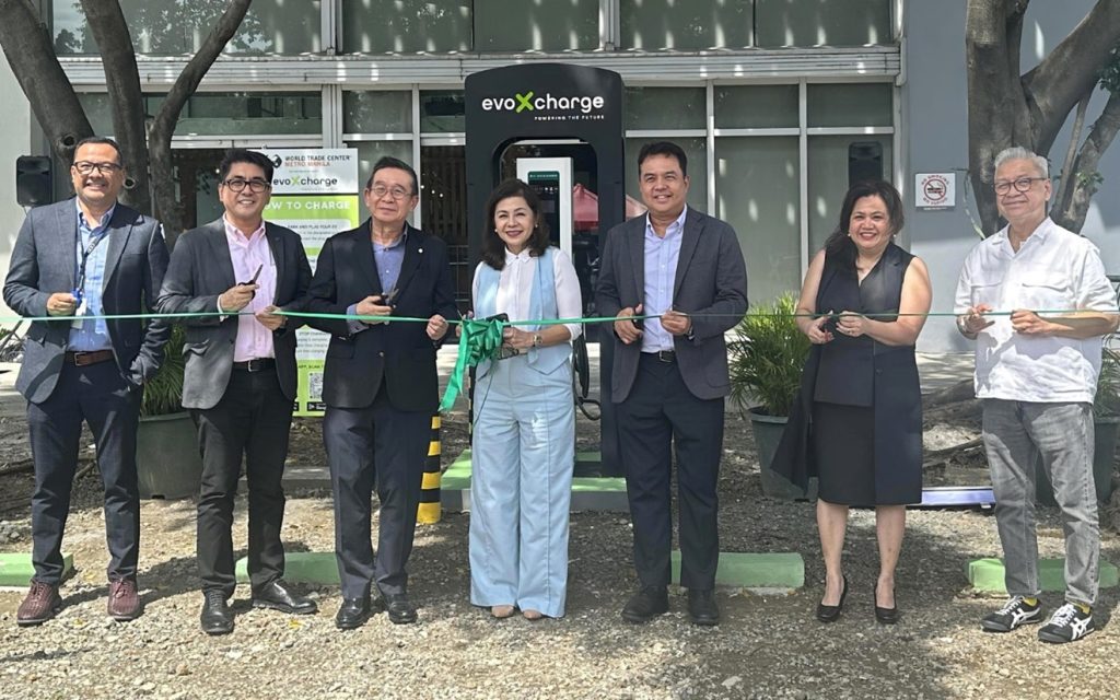 In photo during the launch ceremony are (from left) BDO FVP of Merchant Acquiring Robert John Tolentino, EVOxCharge Transnational Diversified Group Logistics Division President Lawrence Mendoza, EVOxCharge Transnational Diversified Group Chief Operating Officer Dan C. Florentino, World Trade Center Metro Manila (WTCMM) Chairman and CEO Pamela D. Pascual, EVOxCharge Vice President and General Manager Derrick Tolentino, WTCMM SVP and COO Louella D. Caridad, and MEC Director Rommel M. Leuterio.